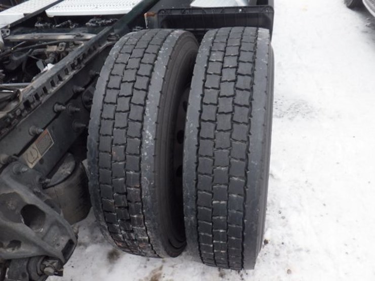 2021-peterbilt-579-image-9