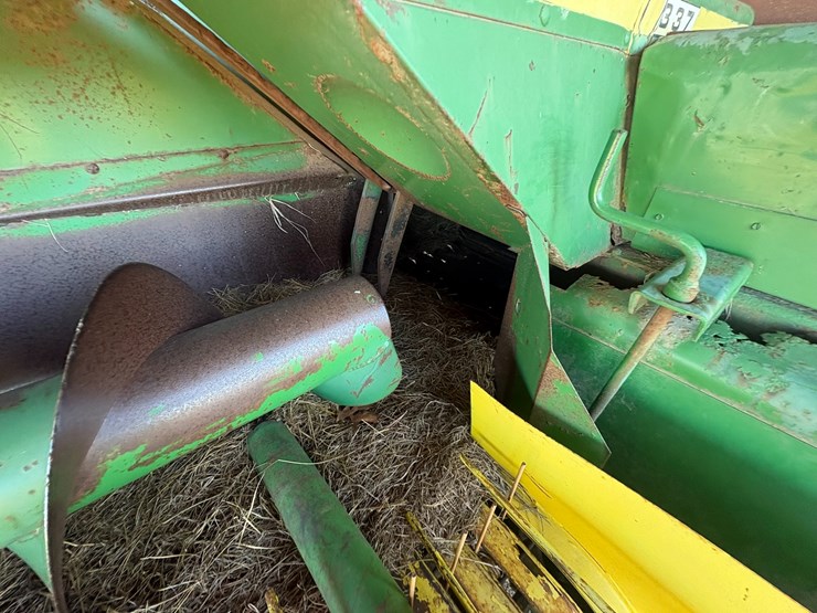 john-deere-336-image-22