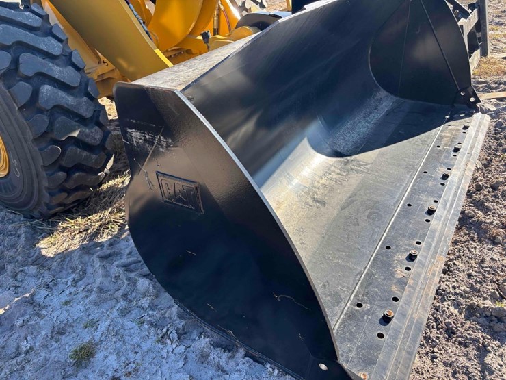 2025-caterpillar-938-image-7