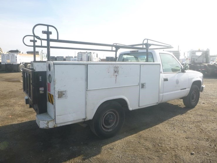 1995-gmc-2500-image-3