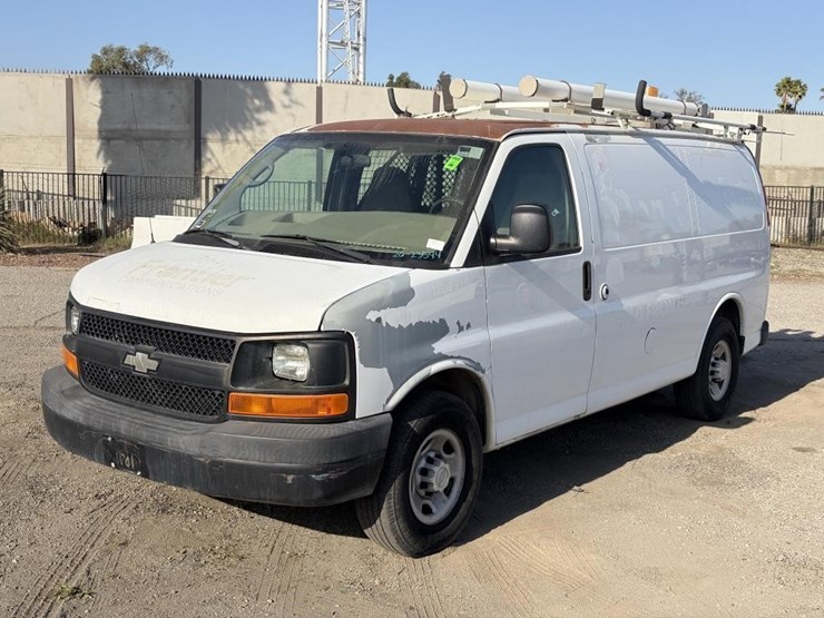 2007-utility-van-image-1