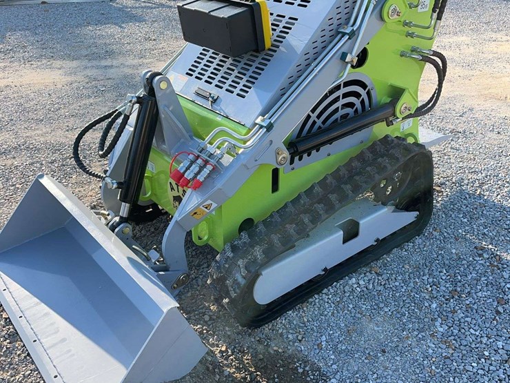 unused-mini-skid-steer-loader-image-1