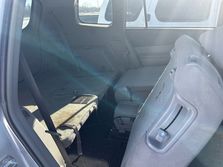 2011-toyota-highlander-image-9