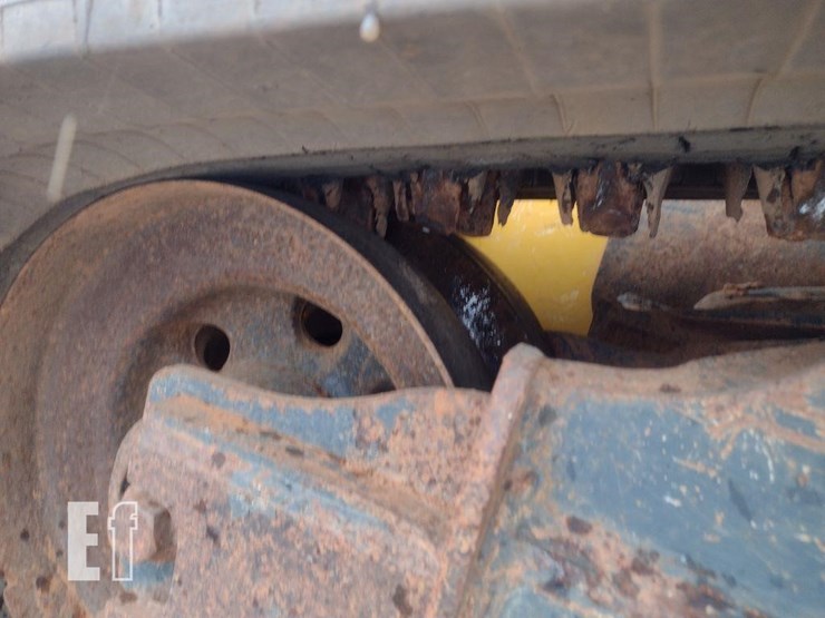 2021-deere-331g-image-25