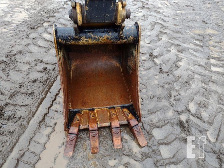 2023-deere-30g-image-15