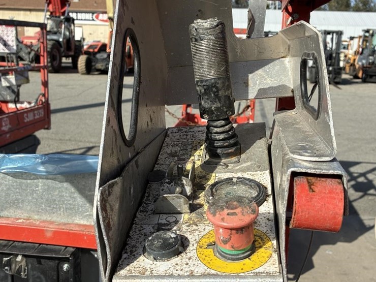 2018-skyjack-sjiii3219-image-10