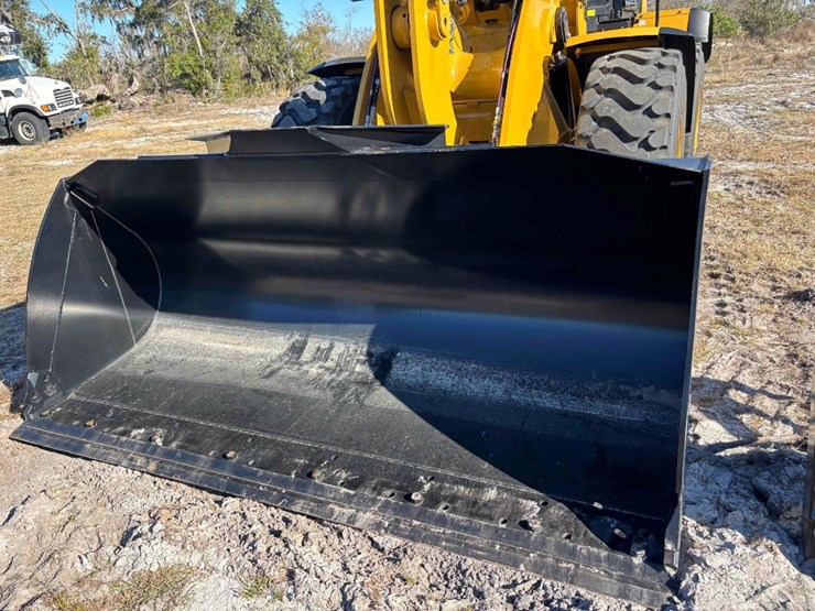 2025-caterpillar-938-image-5