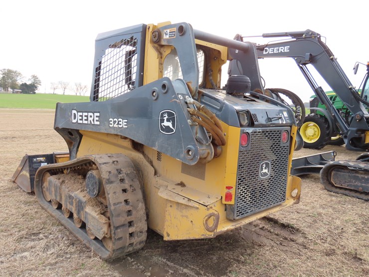 2018-deere-323e-image-9