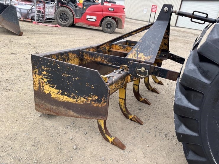 2017-new-holland-workmaster-40-image-13