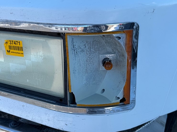 1996-mack-ch613-image-33