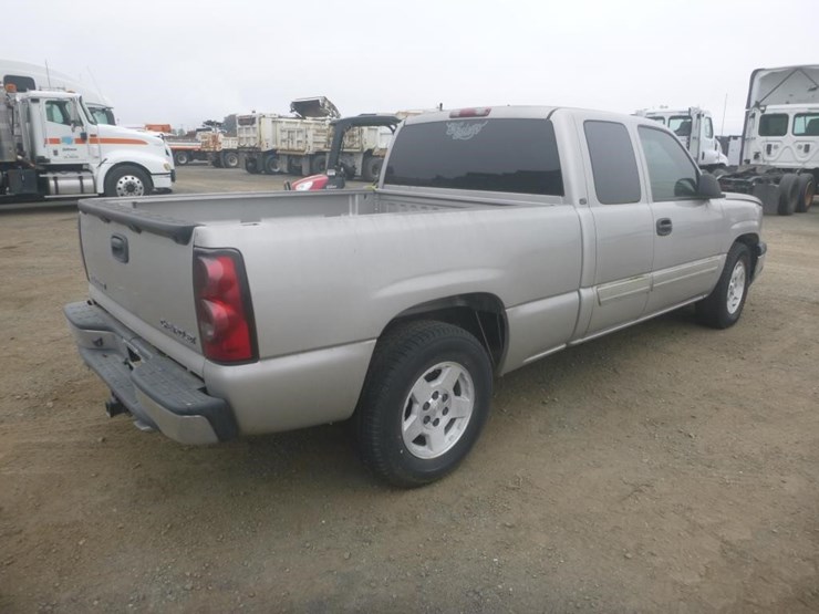 2005-chevrolet-1500-image-3