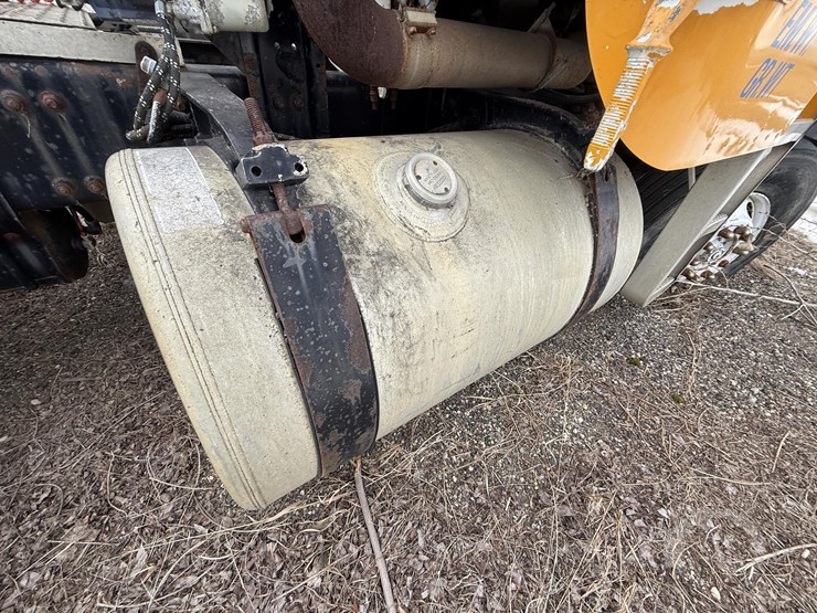 1983-freightliner-800-coe-image-27