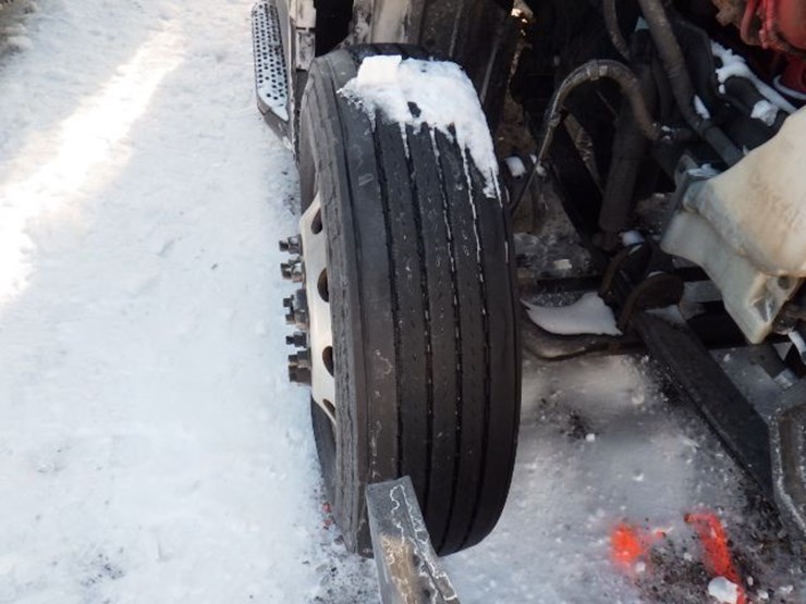 2023-peterbilt-579-image-28