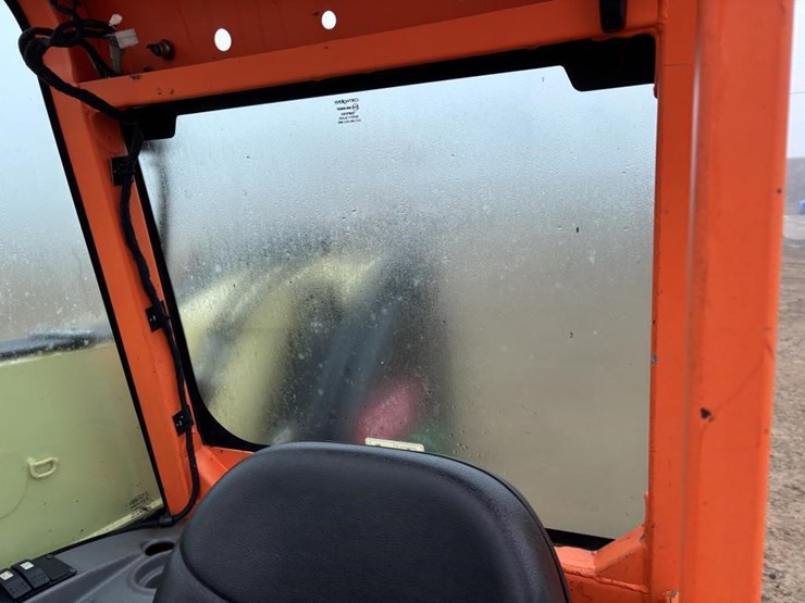 2015-jlg-g5-18a-image-32