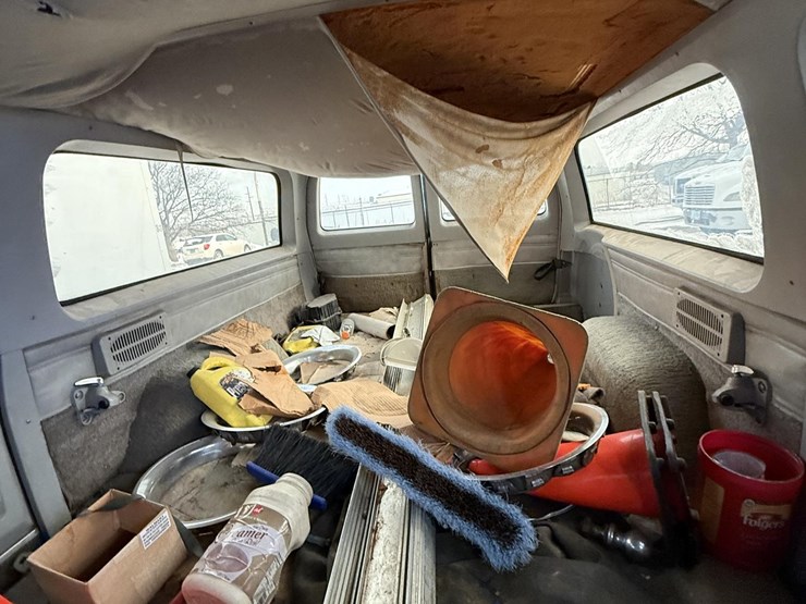 1983-chevrolet-suburban-image-18