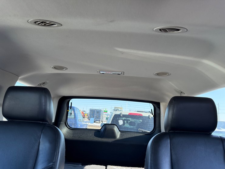 2014-chevrolet-tahoe-image-31