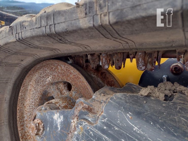 2021-deere-325g-image-25