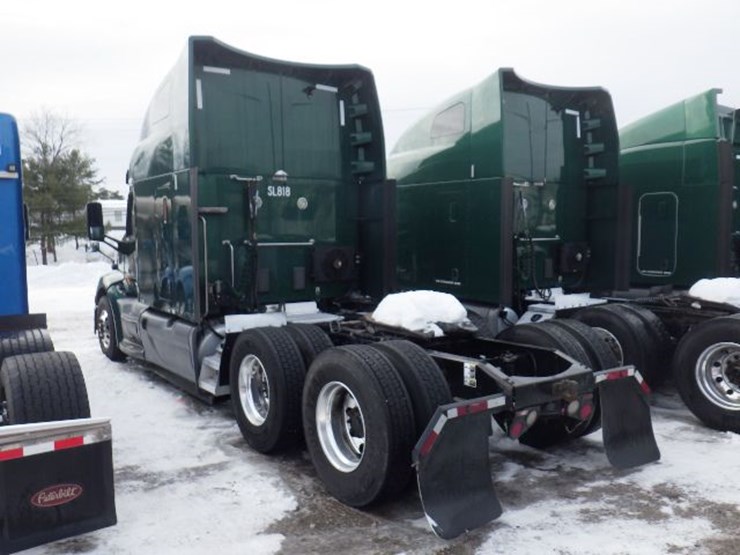 2019-peterbilt-579-image-18