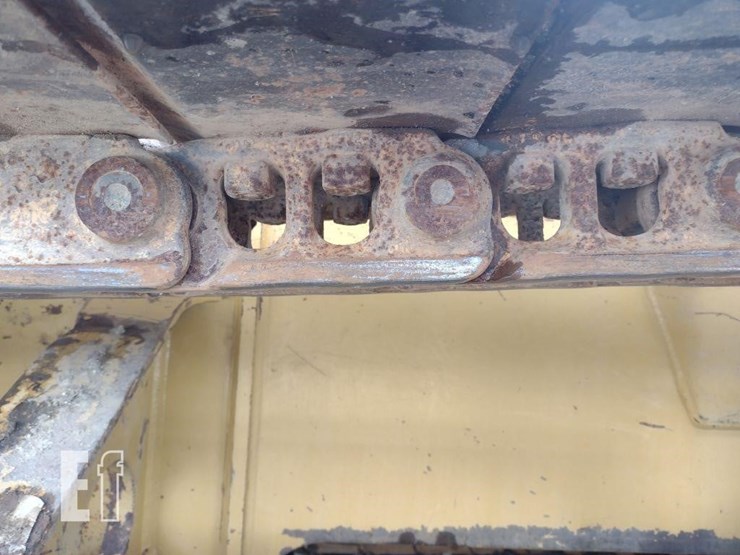 2005-caterpillar-d4g-xl-image-38