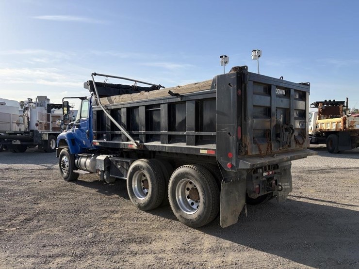 2018-international-7400-image-4