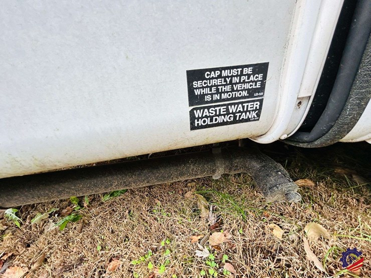 2003-forest-river-wildcat-28rk-t/a-camper-gooseneck-trailer-image-24