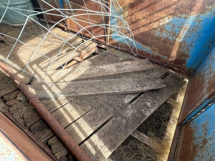 bullmobile-20'x6'-livestock-trailer-image-12