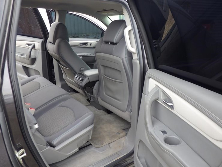 2015-chevrolet-traverse-image-8