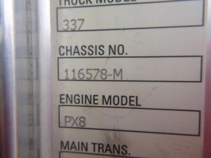 2011-peterbilt-337-image-31