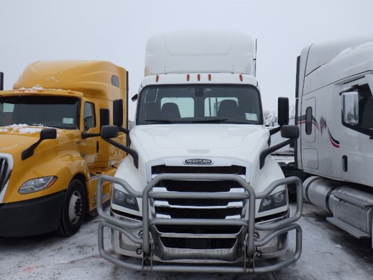 2020-freightliner-cascadia-116-image-4
