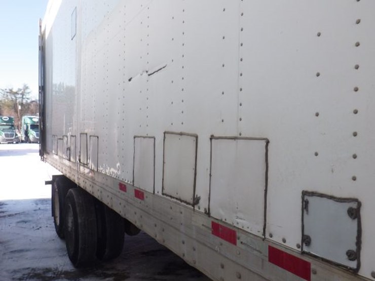 2016-great-dane-van-image-9