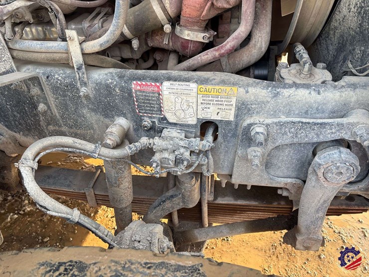 2017-mack-granite-gu713-image-41