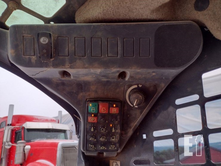 2019-deere-317g-image-8