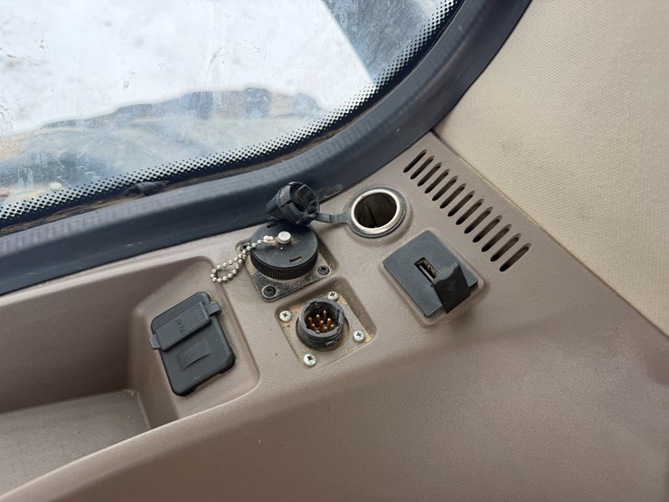 2015-john-deere-8370rt-image-108