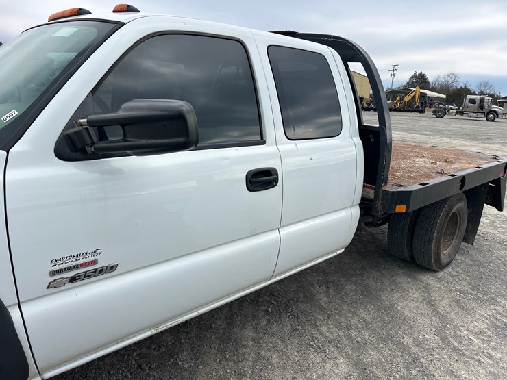 2004-chevrolet-3500-image-7