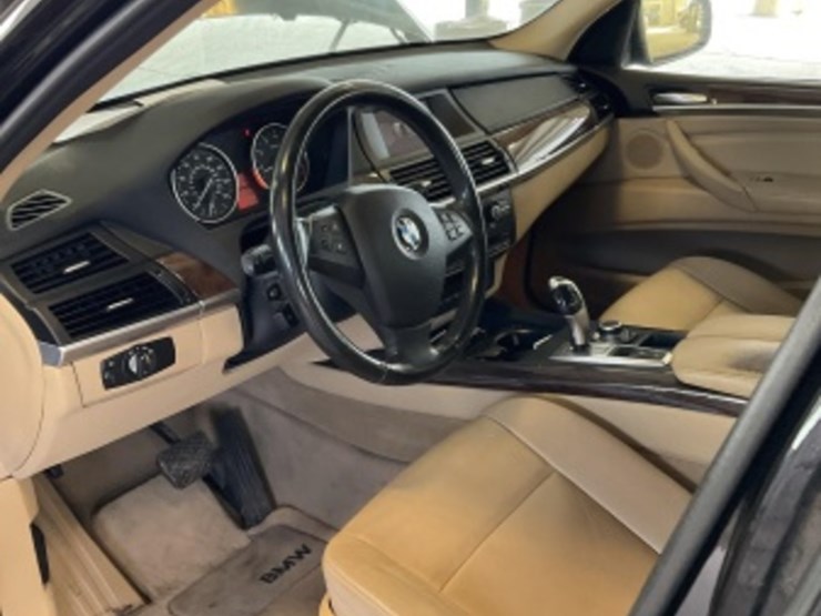 2010-bmw-x5-image-22
