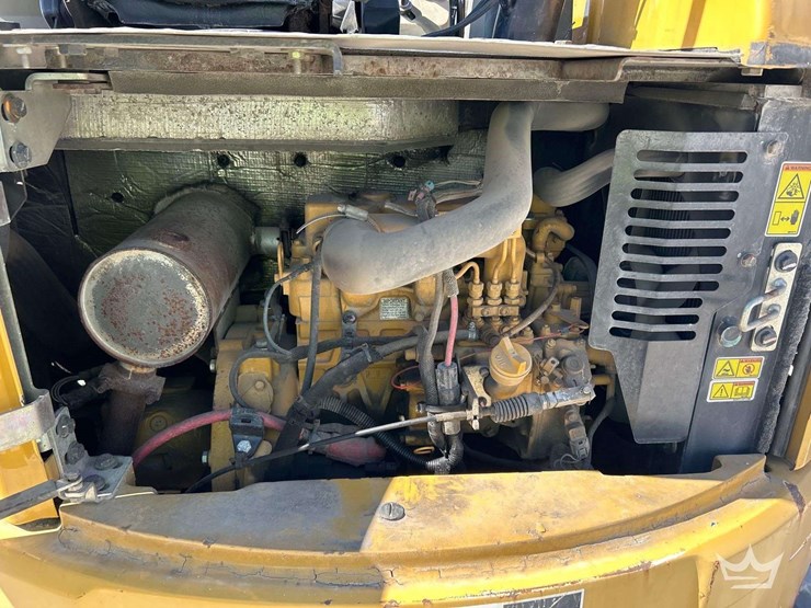 2015-caterpillar-303-image-6