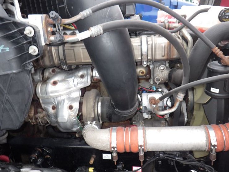 2019-freightliner-cascadia-126-image-24