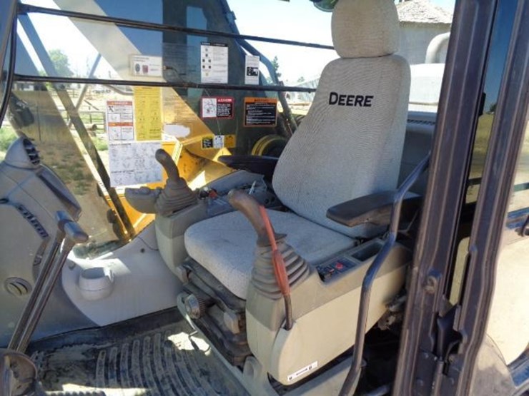 2015-deere-350g-lc-image-16