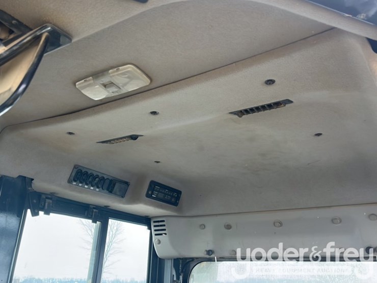 2014-komatsu-d61pxi-23-image-27