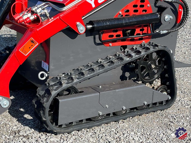 2026-agt-ysrt14-skid-steer-loader-attachment-image-7