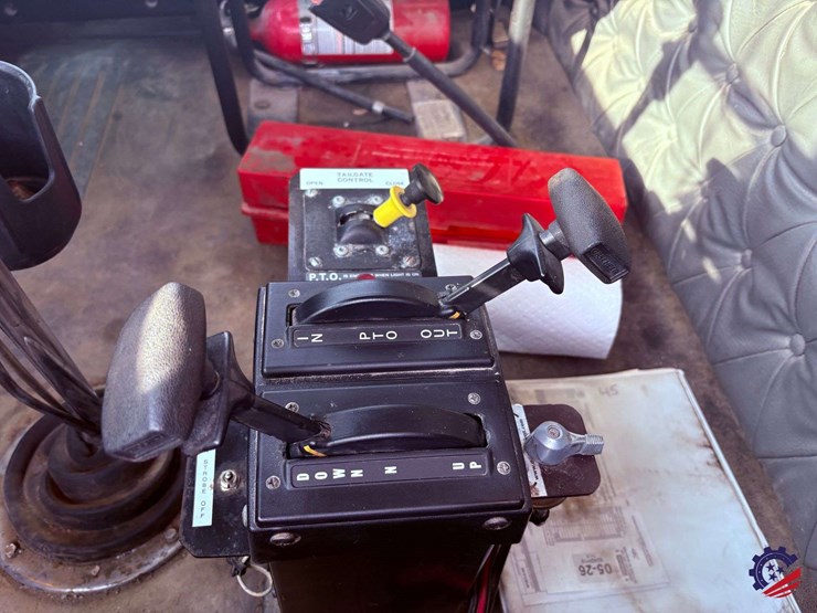 2021-western-star-4900ex-image-49