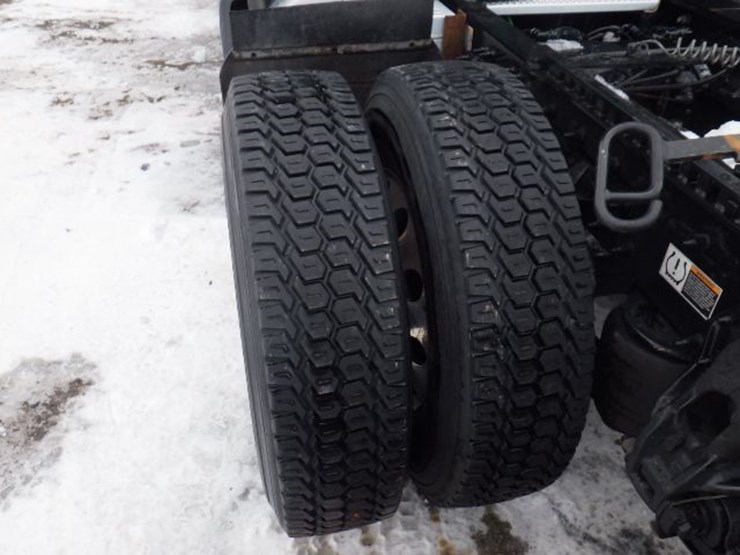 2020-peterbilt-579-image-18