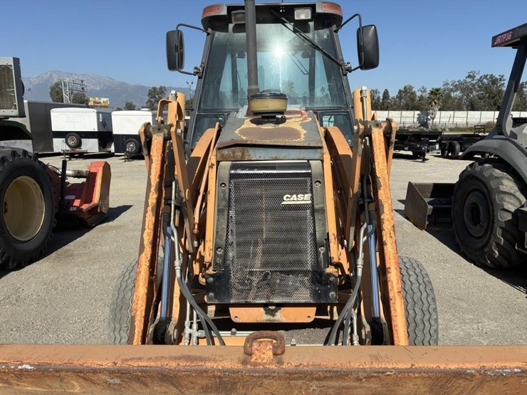 2009-case-570m-xt-image-8