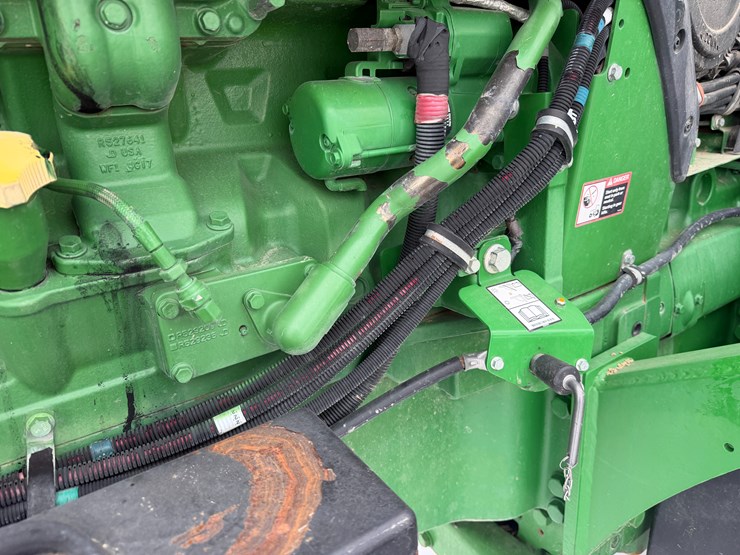 2015-john-deere-8370rt-image-9