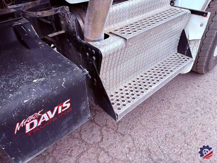 2016-kenworth-t800-image-43