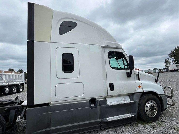 2018-freightliner-cascadia-evolution-t/a-truck-tractor-image-43