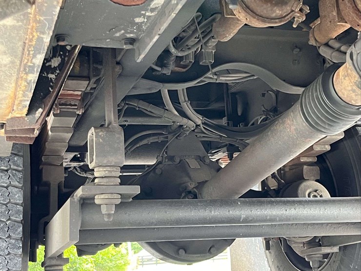 2005-gmc-c8-cable-placer-truck-image-61