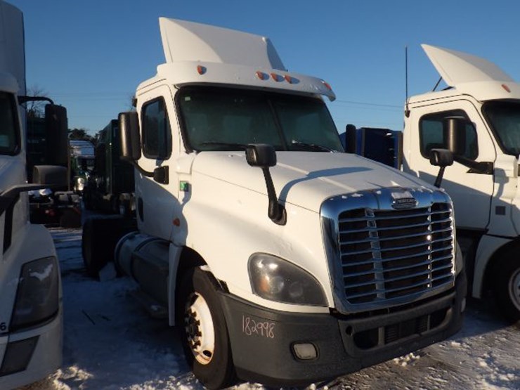 2018-freightliner-cascadia-125-image-3