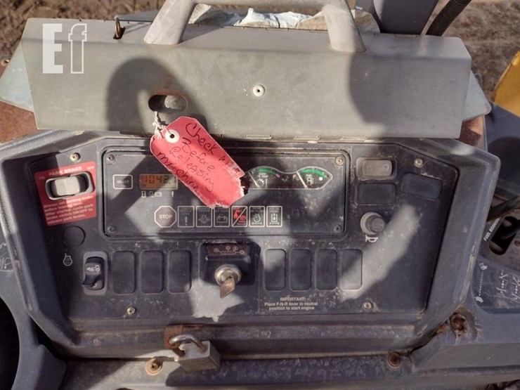 2005-deere-310g-image-7