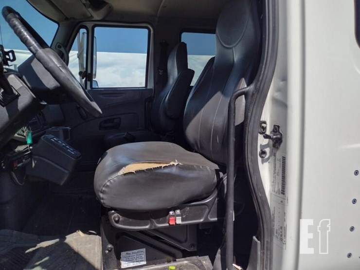 2008-international-durastar-4300-image-13